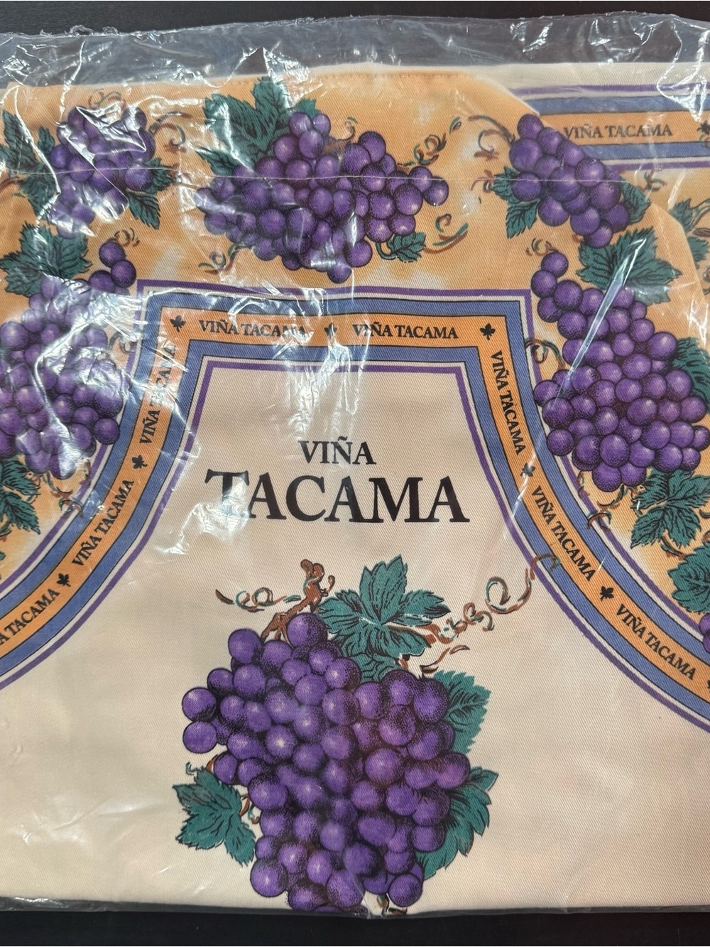 Viña Tacama Grape Print Peruvian Apron - Purple & Cream